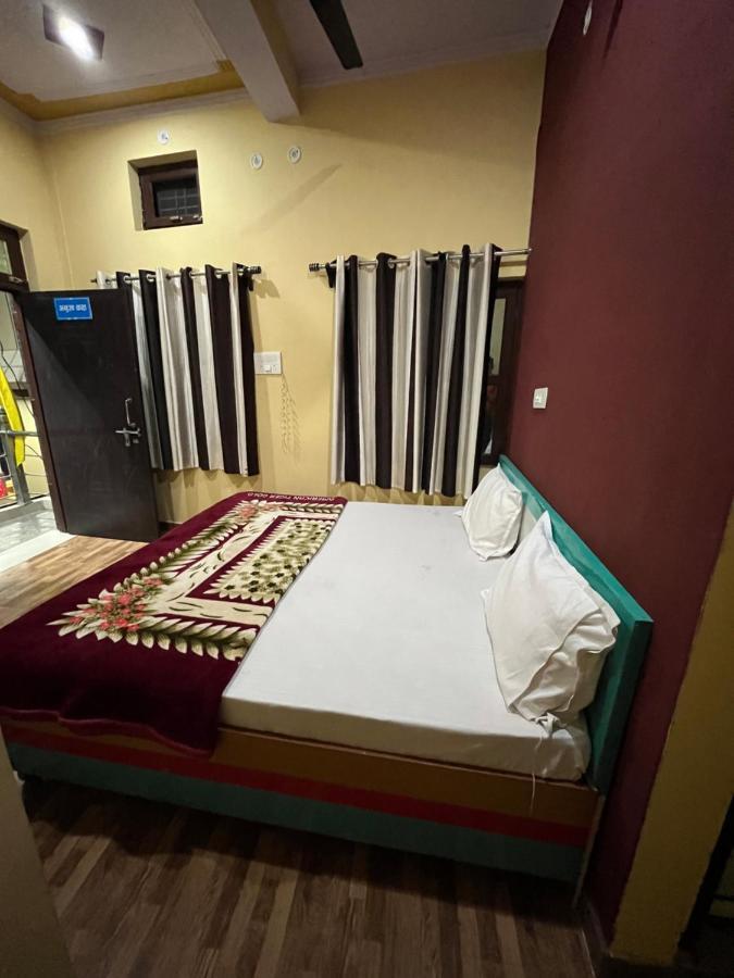 Girish Alay Home Stay Rudraprayāg Buitenkant foto