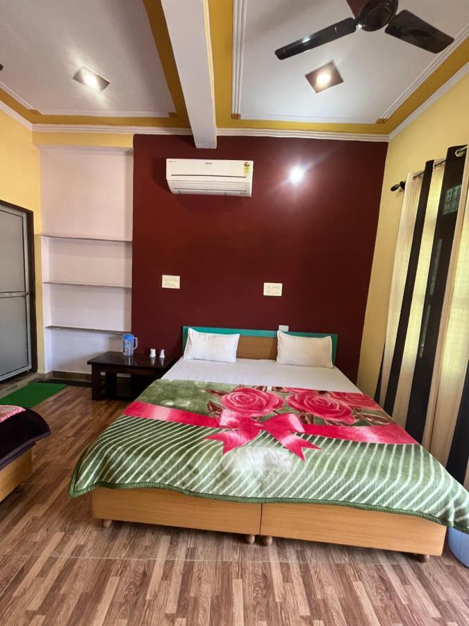 Girish Alay Home Stay Rudraprayāg Buitenkant foto